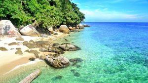 Travel Alam Bebas ke Pulau Berhala yang Menenangkan