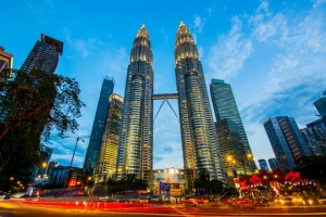 Travel ke Malaysia, Panduan Liburan Hemat untuk Wisatawan Indonesia